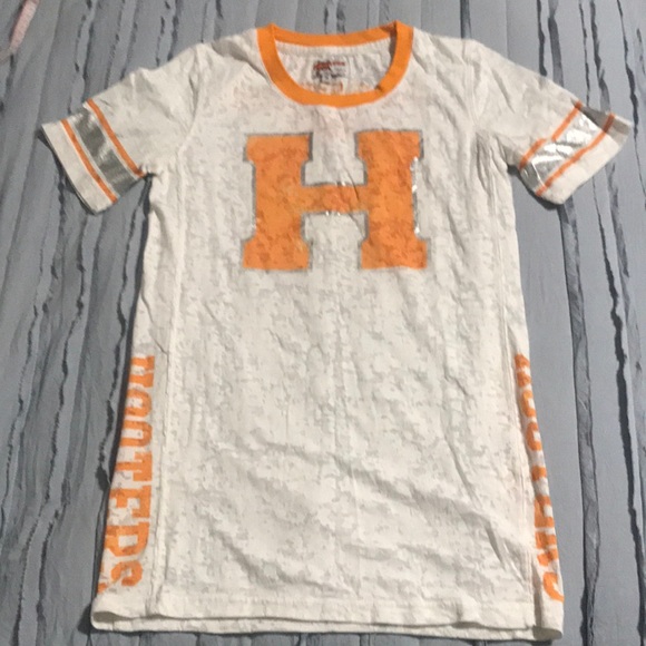 Hooters Shirt - Picture 2 of 7